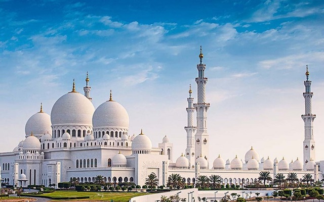 Ghé thăm Nhà thờ Hồi giáo Sheikh Zayed lộng lẫy khi du lịch Dubai